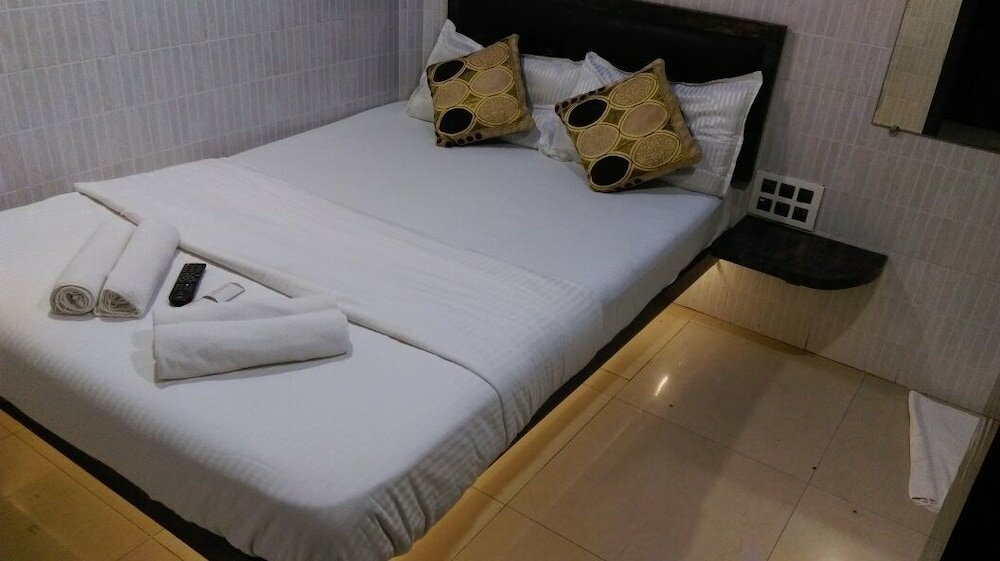 Фото Hotel Paris Residency