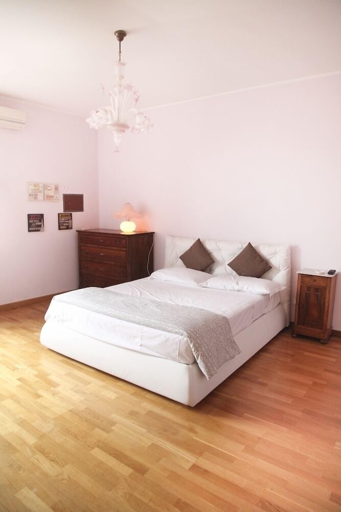 Фото Gramsci Apartments