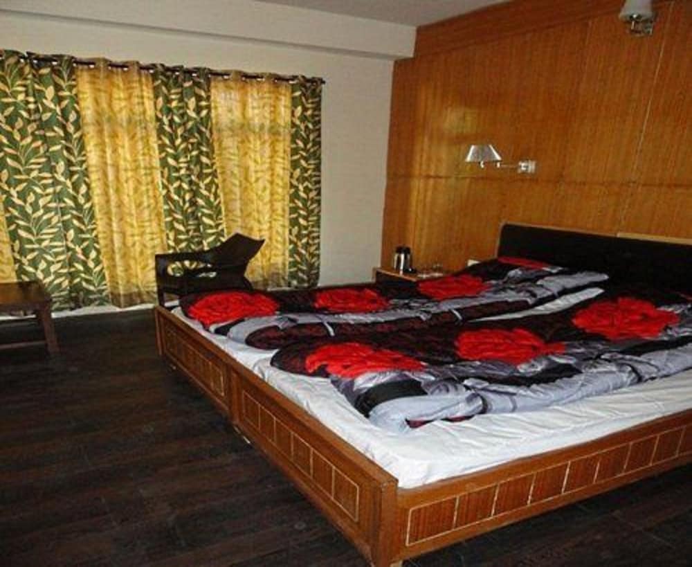 Фото Hills View Hotel