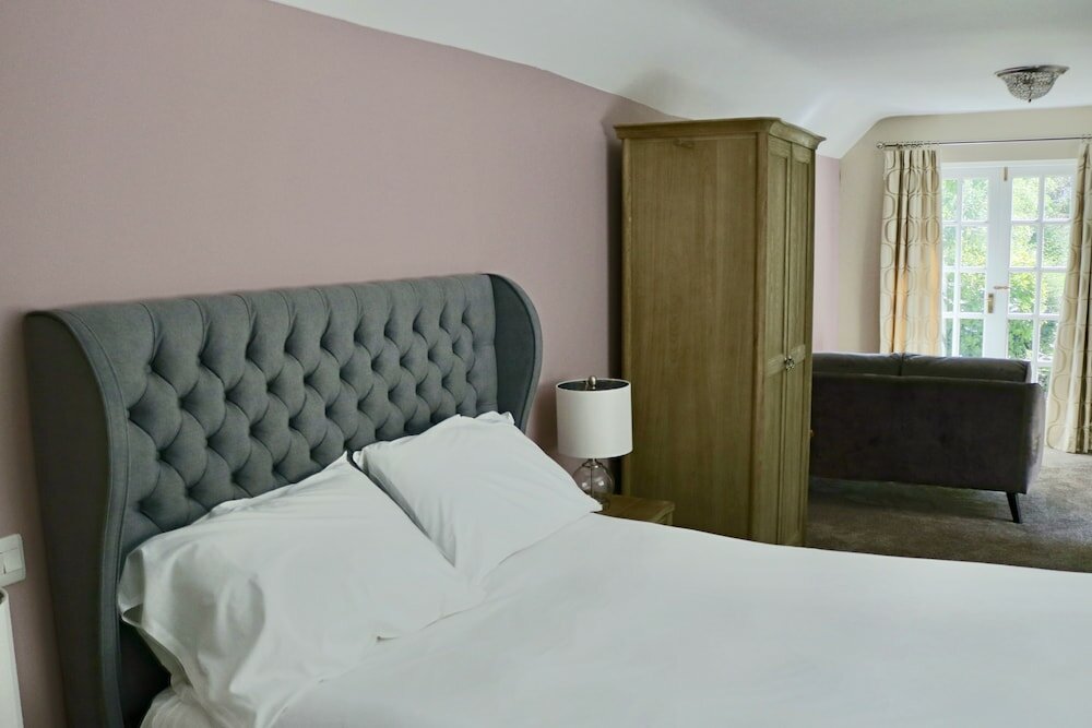 Фото The Cottage Hotel