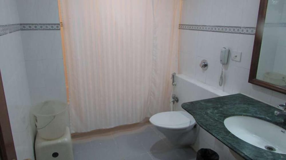 Фото Sovereign Hotel