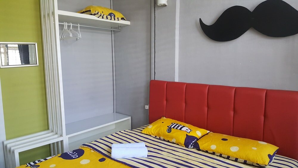 Фото Moustachz Hauze