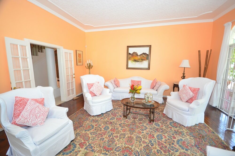 Фото Summerhill, 8br by Jamaican Treasures