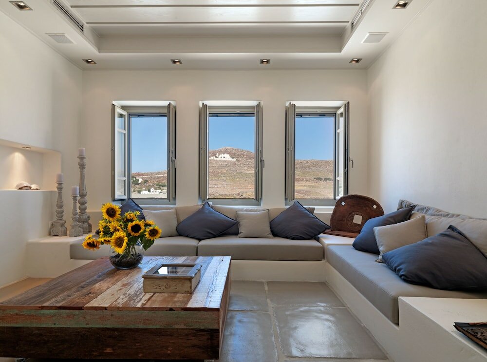 Фото Themonies Luxury Suites