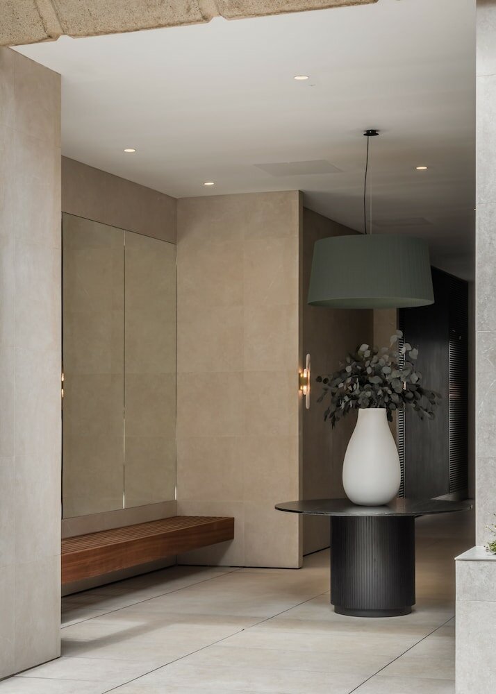 Фото Monarch House Serviced Apartments