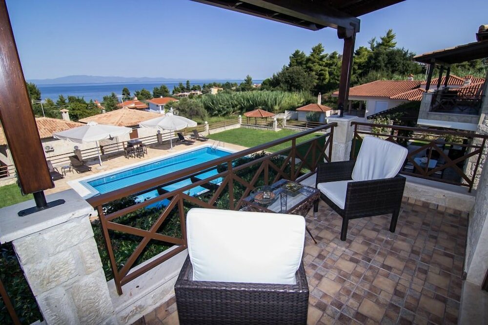 Фото Daphne Villas