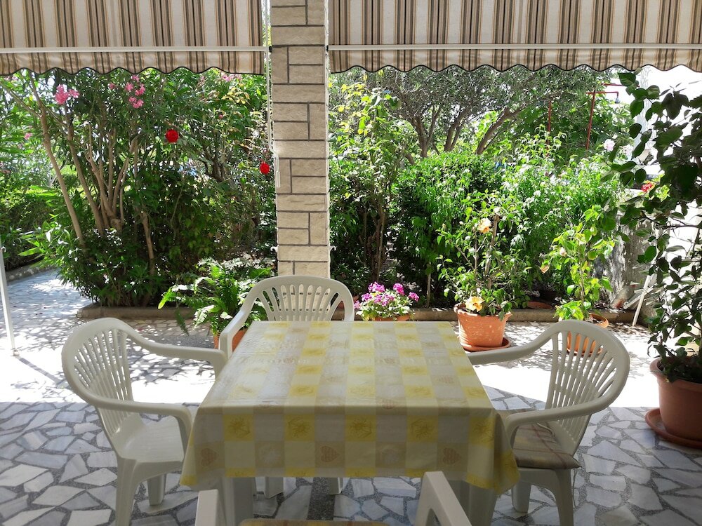 Фото Apartments Metajna X