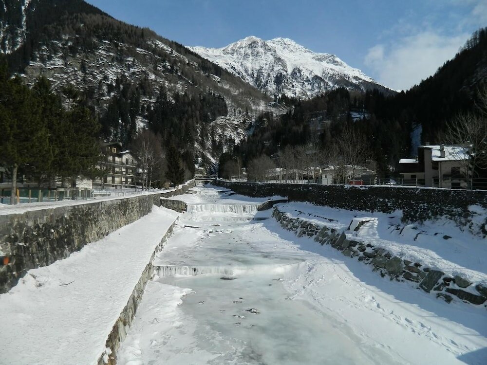 Фото Campodolcino Camping