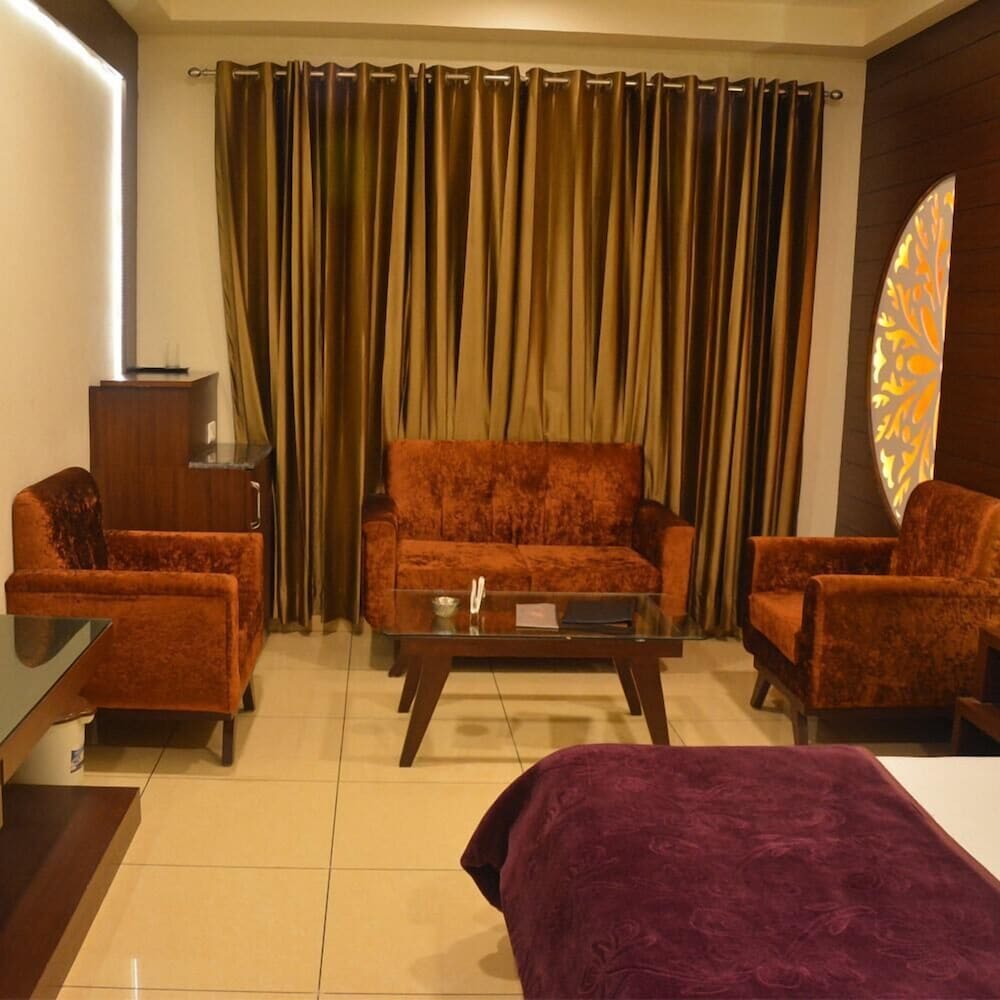 Фото Hotel Ashish Continental