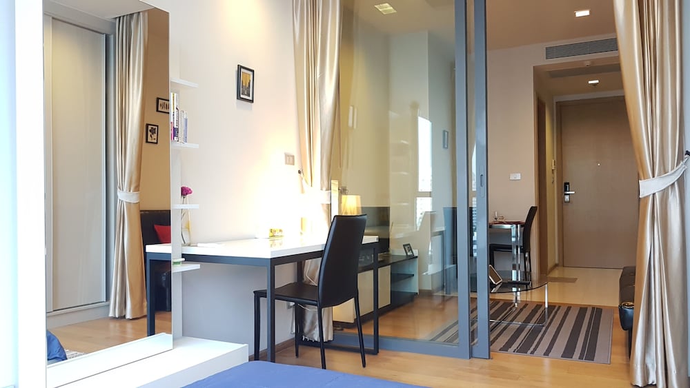 Фото Cozy One Bedroom Condo in Nana Asoke