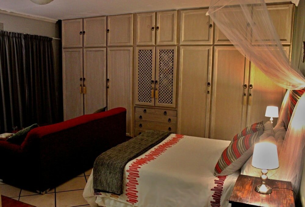 Фото Walkerbay Accommodation