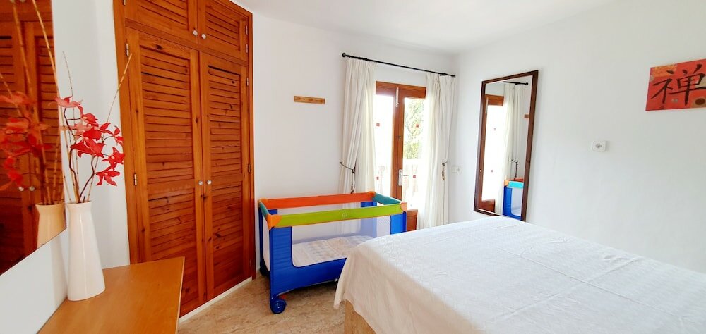 Фото Granada Apartments Ibiza