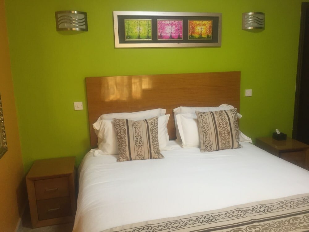 Фото отеля 2