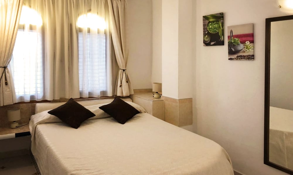 Фото Granada Apartments Ibiza