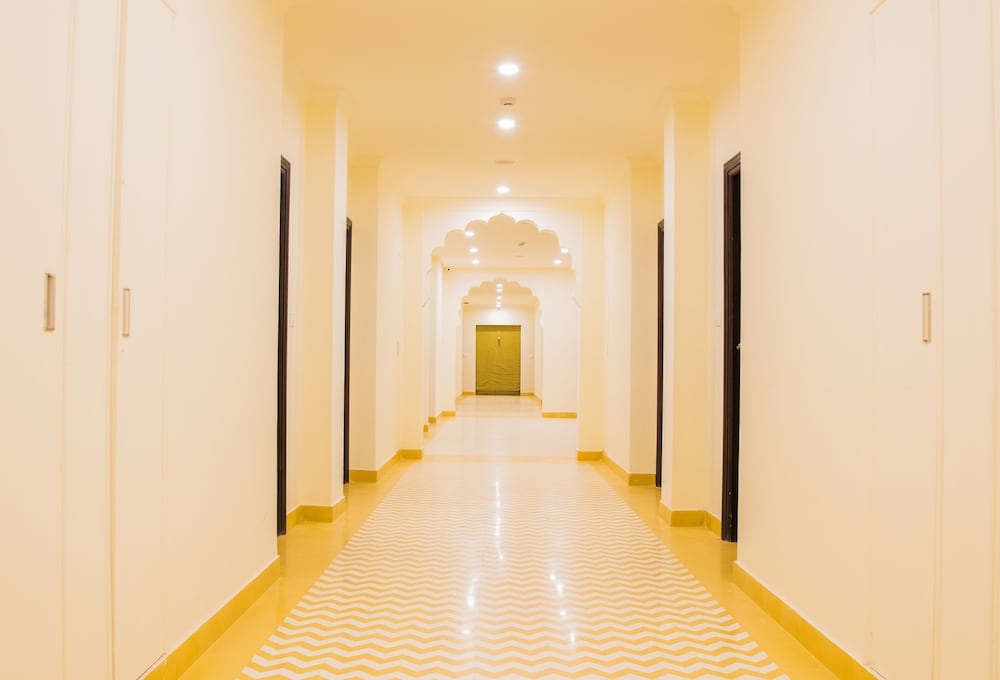 Фото WelcomHeritage Mount Valley Resort, Ranthambore