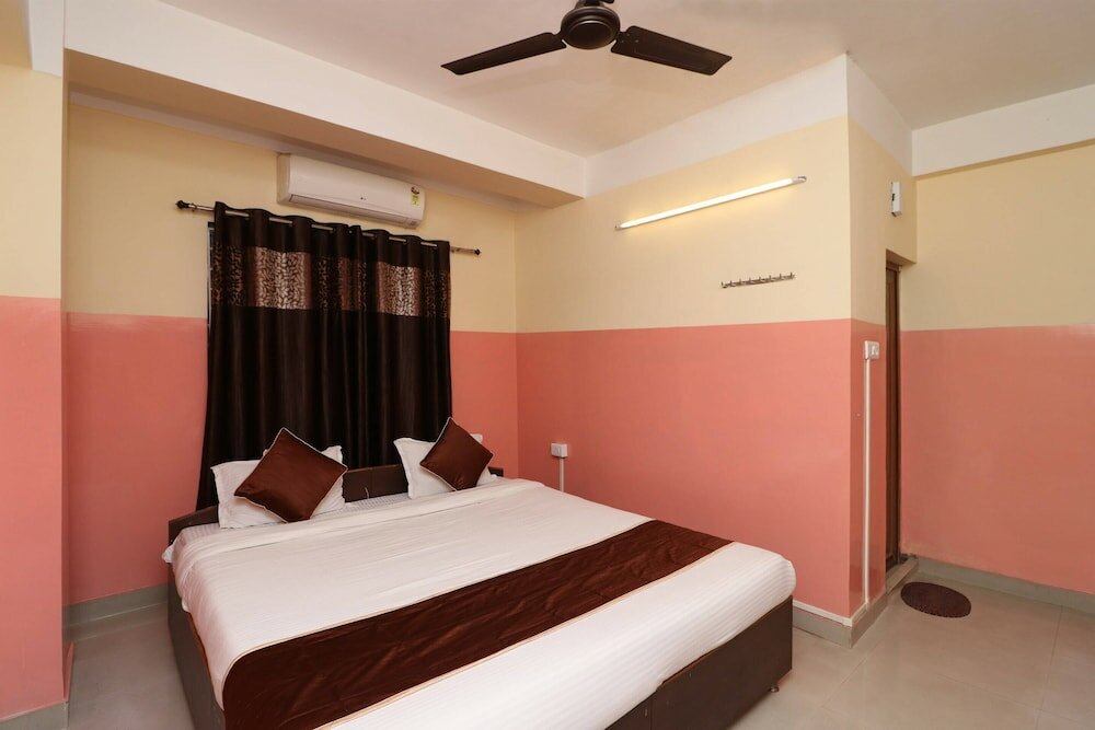Фото Oyo 4979 Prabha Palace Lodge