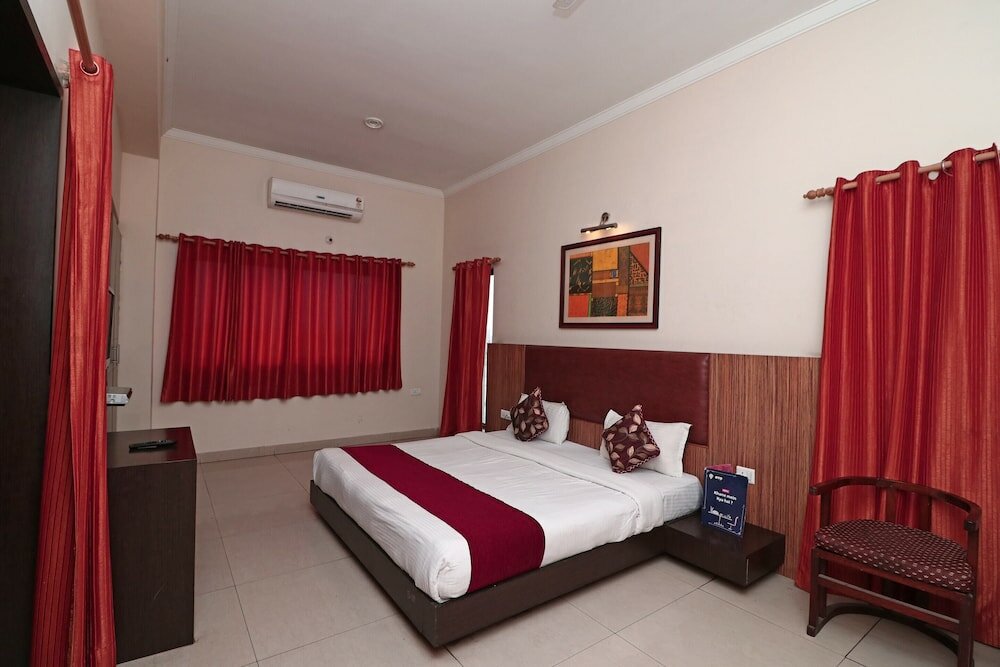 Фото Oyo 4754 Hotel Center Point