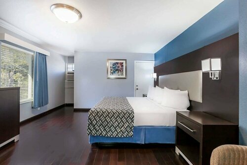 Гостиница Days Inn by Wyndham Austin/University/Downtown в Остине