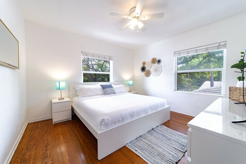 Фото The Blue Parrot