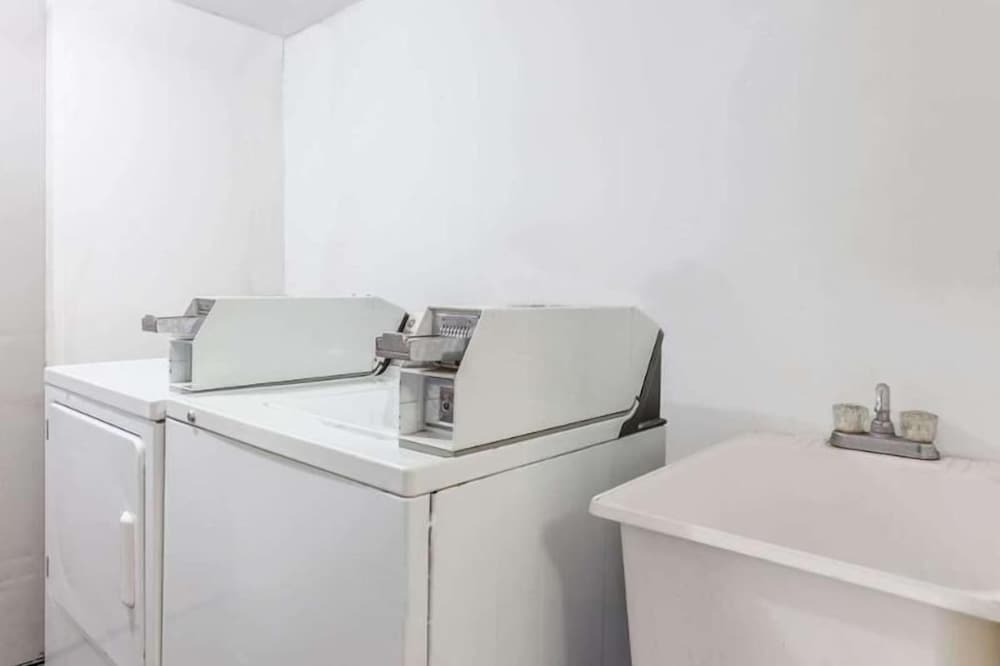 Фото Motel 6 Lawrenceville, Nj