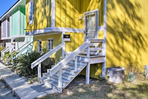 Апартаменты Savannah Townhome w Deck - 15 Mi to Beach! в Саванне