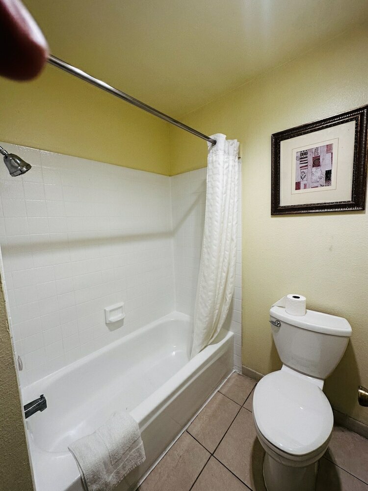 Фото Casa Blanca Express & Suites Cypress Buena Park - Anaheim Area