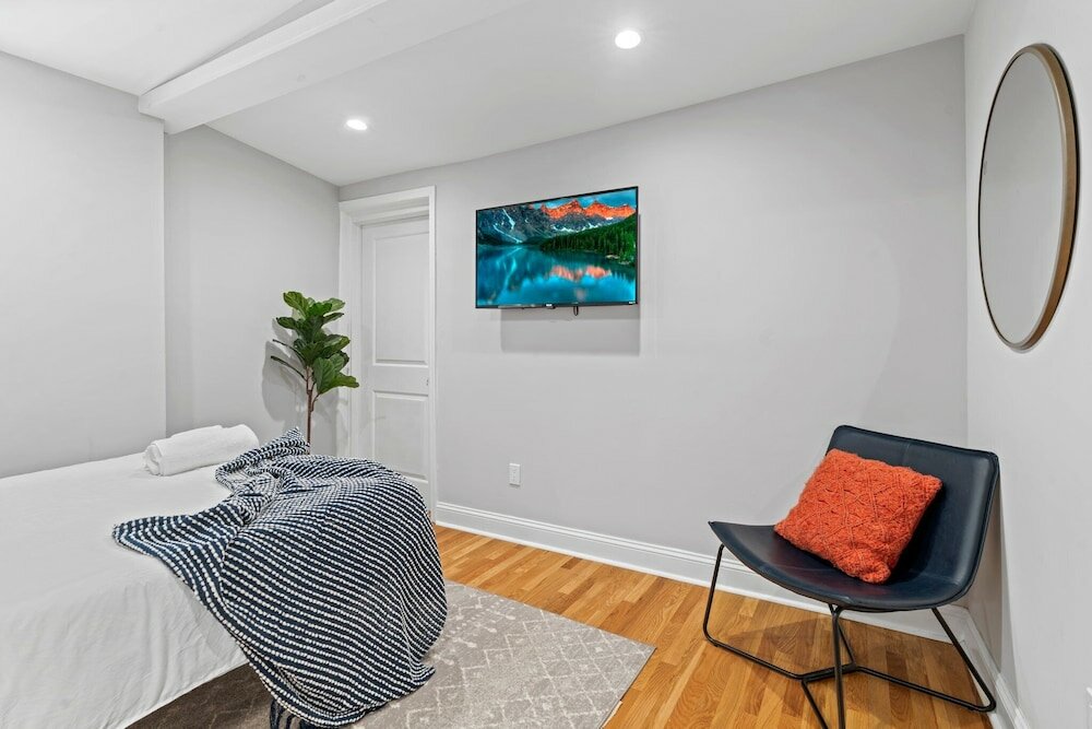 Фото Modern & Comfy - 5 - Location GameRoom