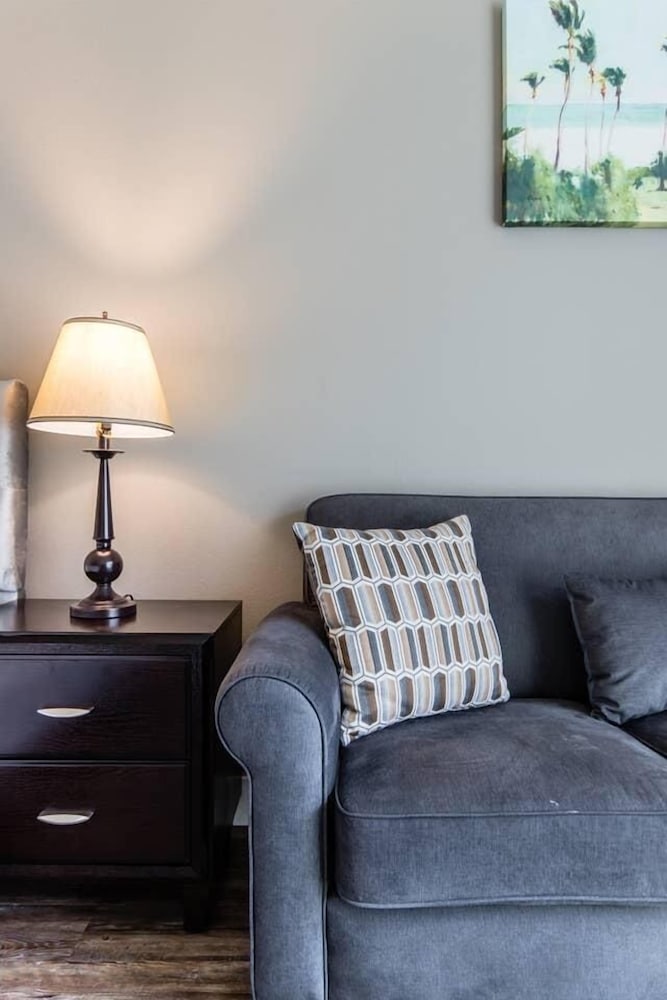 Фото StayOvr at Legacy West - Windrose