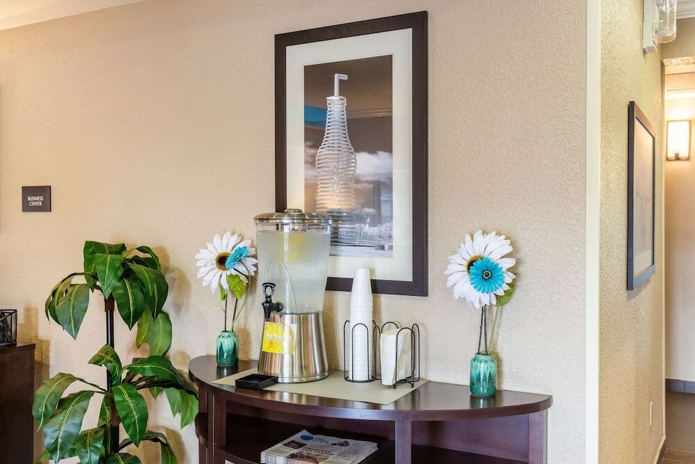 Фото Comfort Inn South Tulsa - Woodland Hills