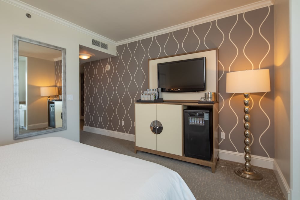 Фото Fontainebleau Miami Beach Private Luxury Suites