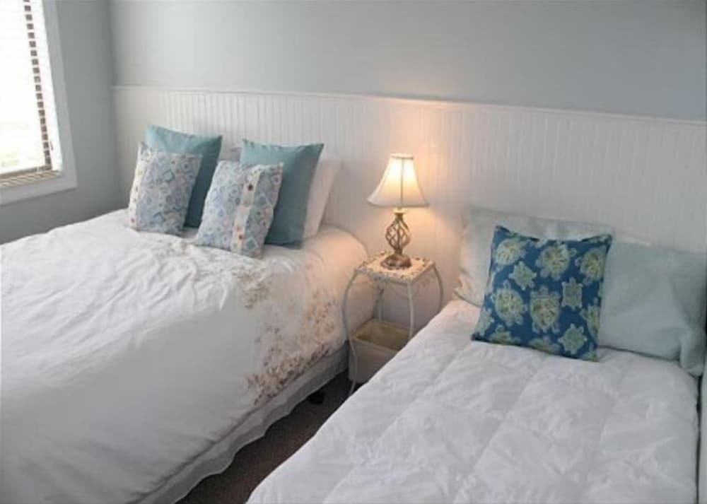 Фото Ocean View Condo, Steps To The Beach - Summerhouse 426