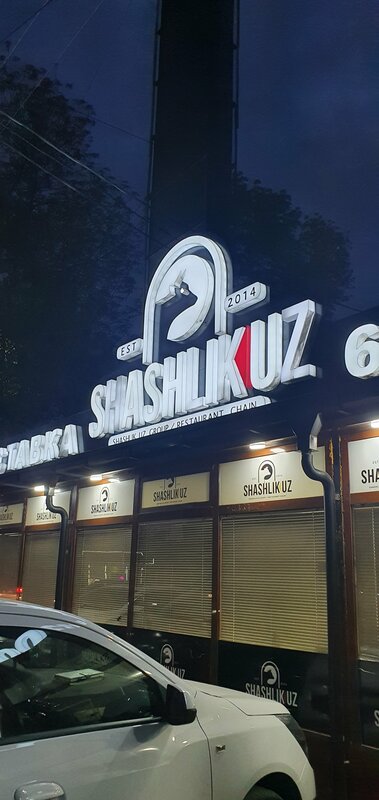 Kiyimsiz orqadan qizlar fotosuratlari