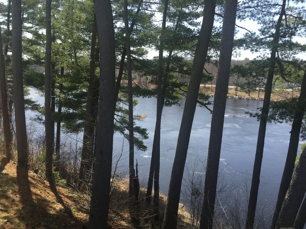 Фото Milford Motel On The River