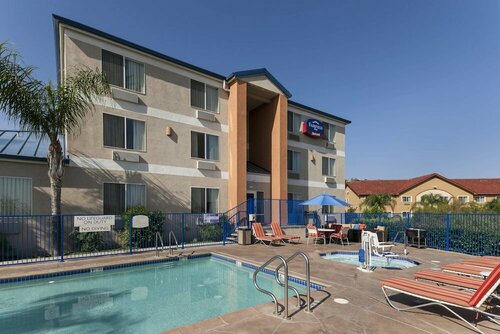 Гостиница Fairfield Inn Santa Clarita Valencia