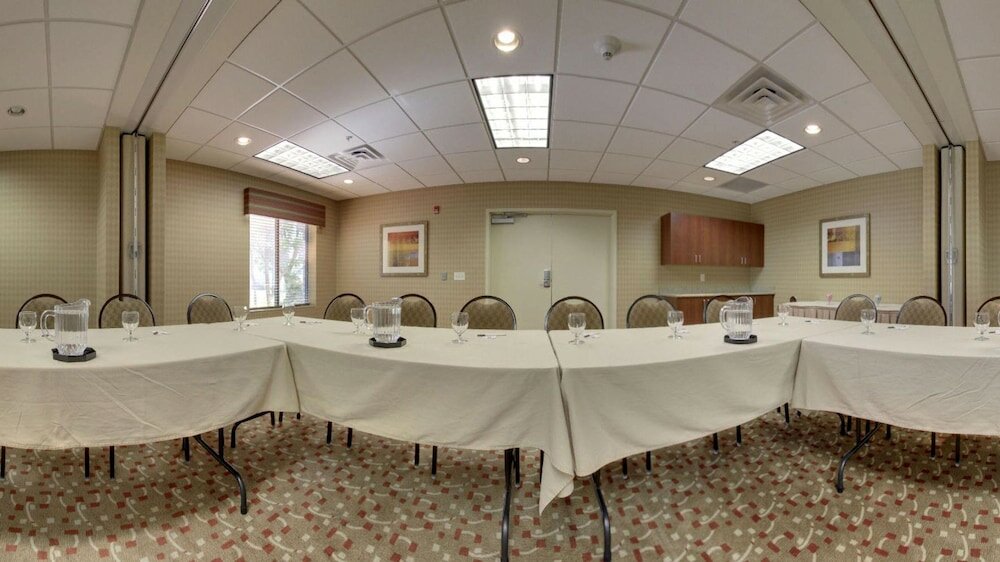 Фото Sleep Inn & Suites Airport