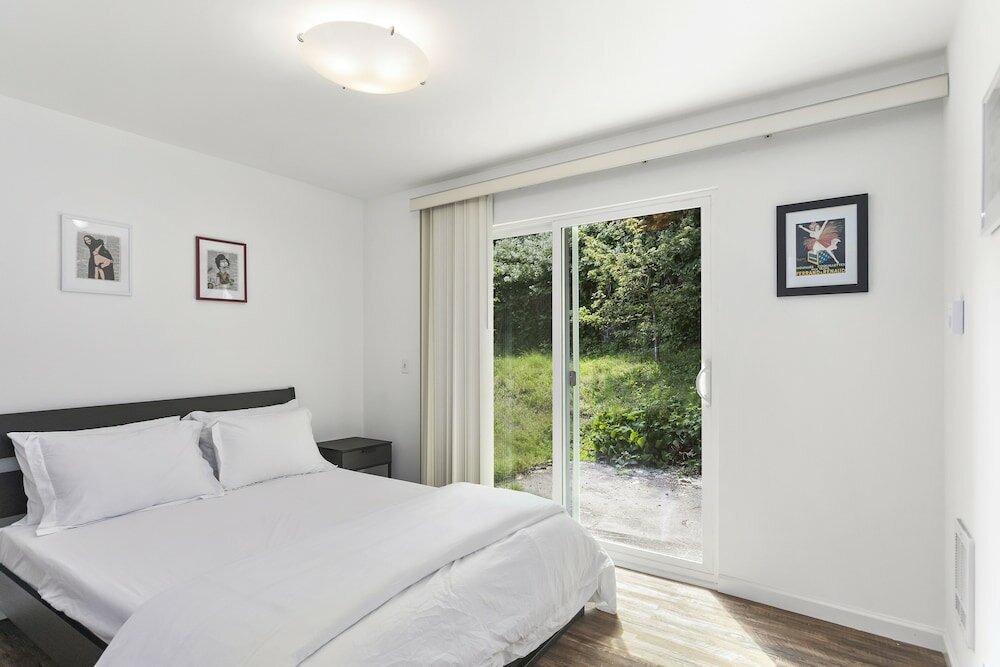 Фото Epicurean remodel in central location