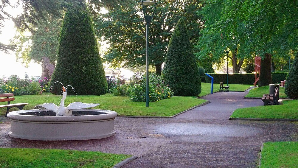 Фото отеля 2