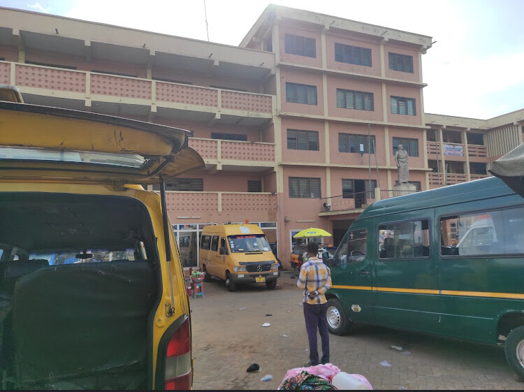 Parking zone Oseikojokrom Station, Kumasi, photo