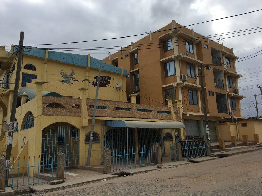 Housing complex Yama plaza, Accra, photo