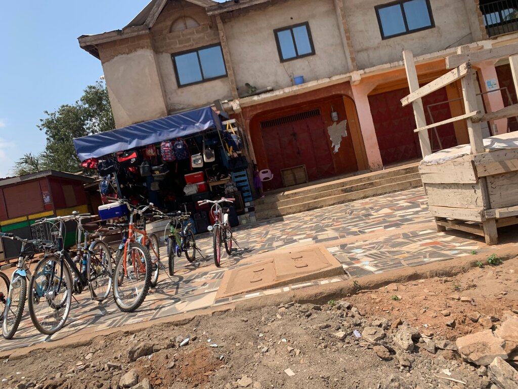 Bags and suitcases store Big Bags, Earth, photo