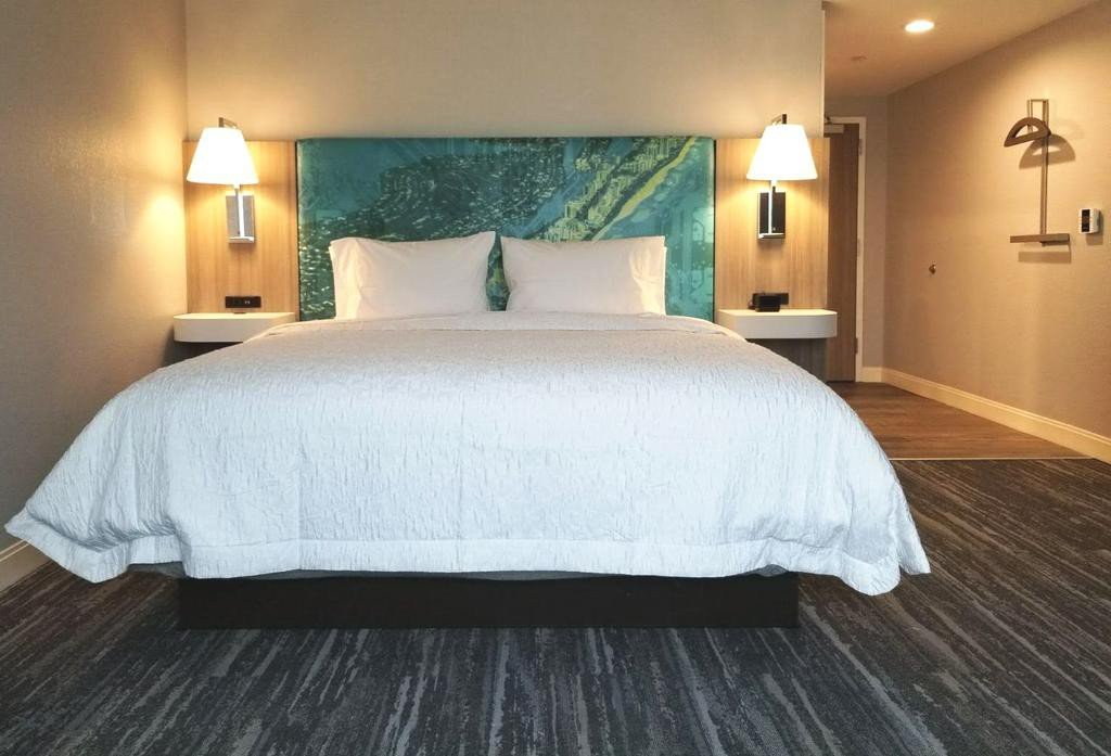 Фото Hampton Inn Miami - Airport East