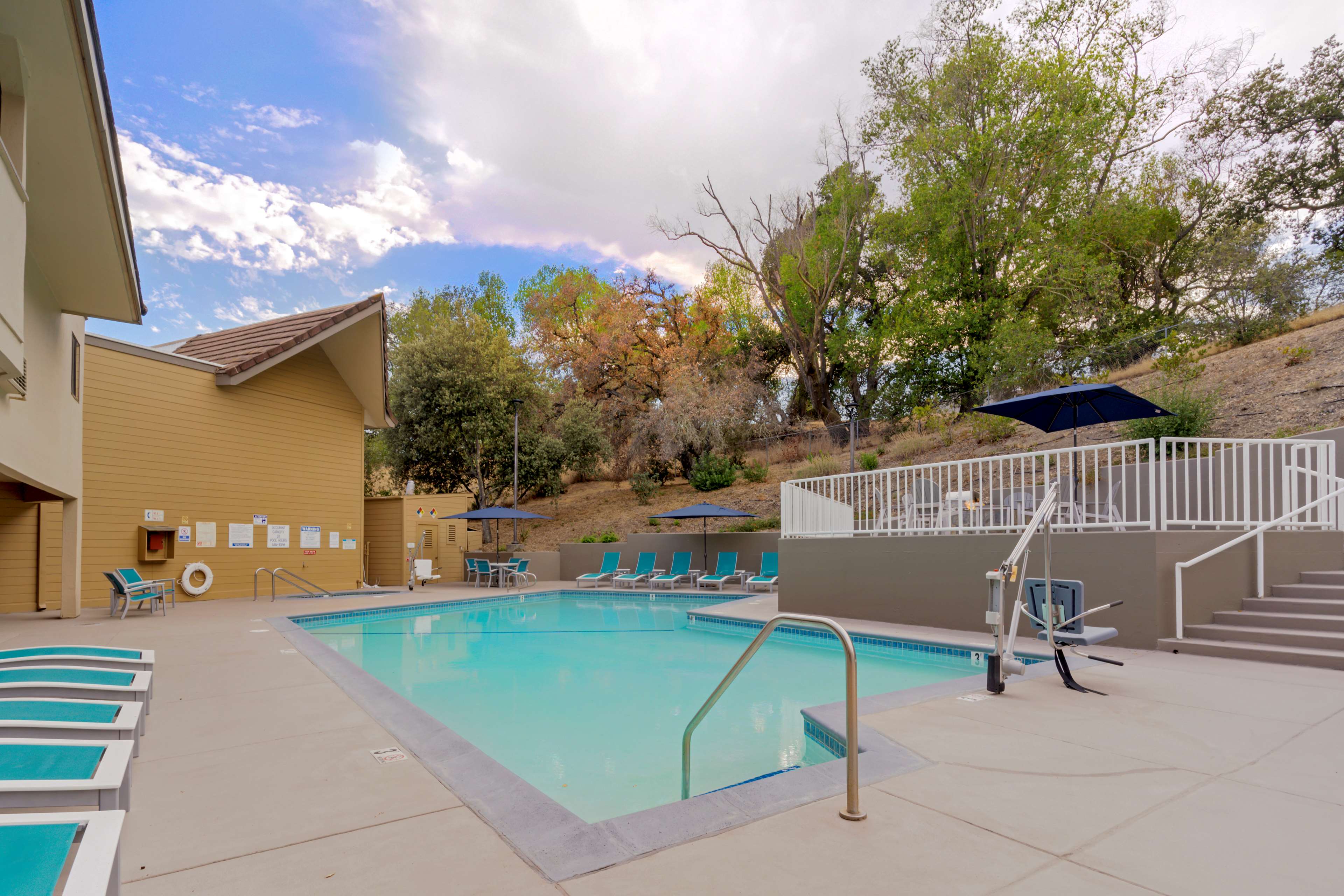 Фото Best Western Plus Novato Oaks Inn