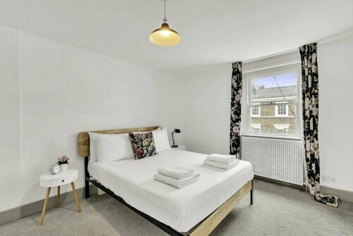 Апартаменты Beautiful And Charming Paddington Apartment в Лондоне