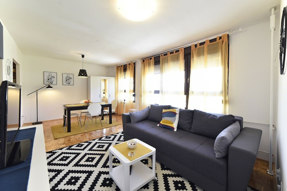 Фото Apartment Place4U