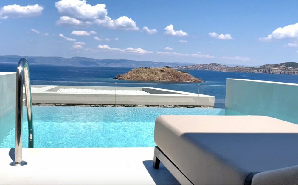 Фото Eleia Seafront Rooms & Villas