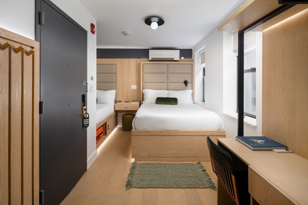 Фото Little Charlie Hotel