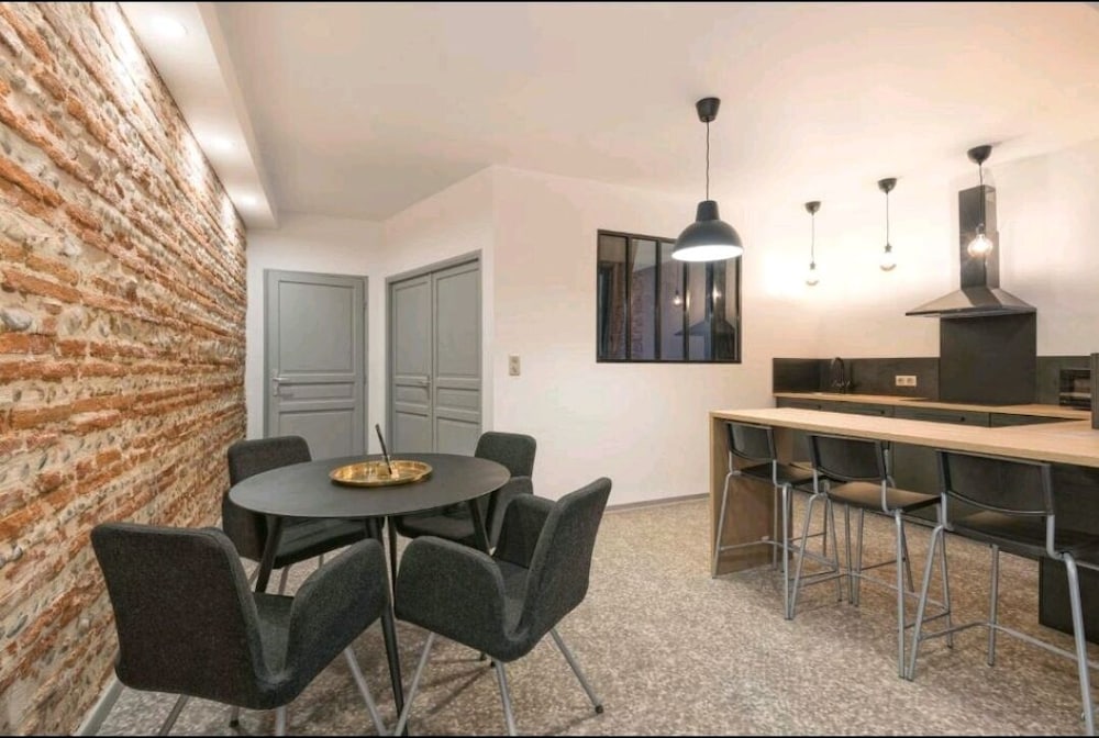 Фото Villa Lafaille Apartment Hotel by J