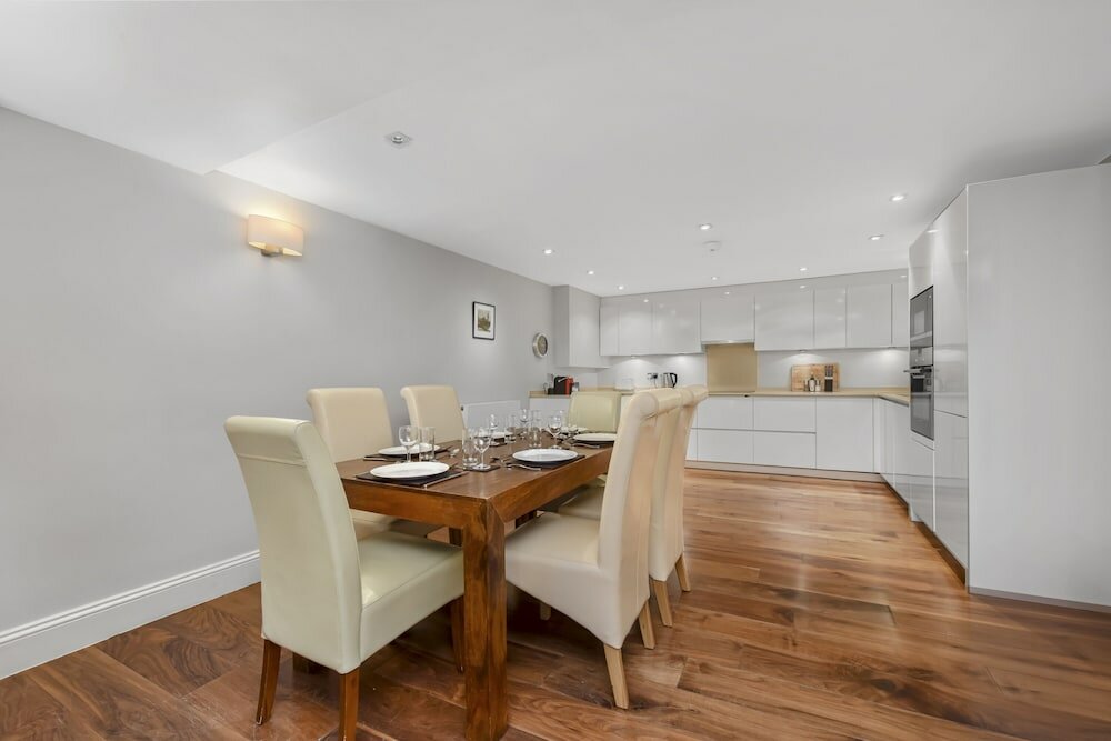 Фото Tavistock Place Apartments