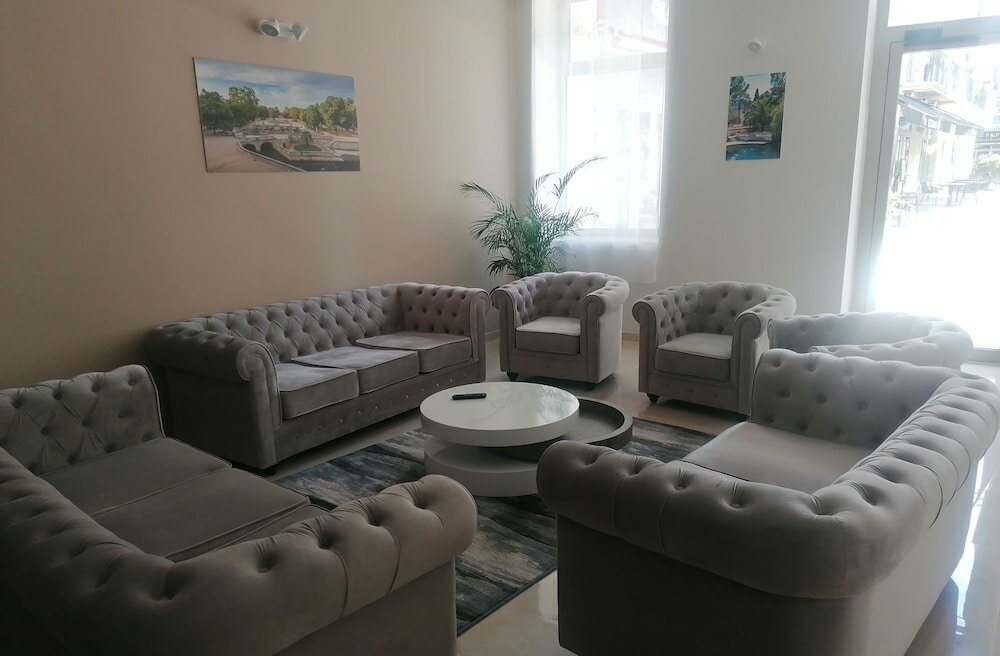 Фото Square Hôtel - Nimes