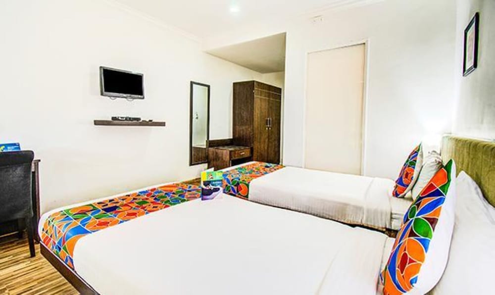 Фото Fabhotel Park Inn